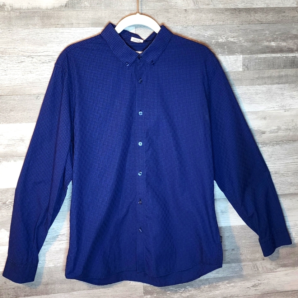 Calvin Klein Mens Large Slim Fit Blue Plaid Long Sleeve Button Down Shirt.